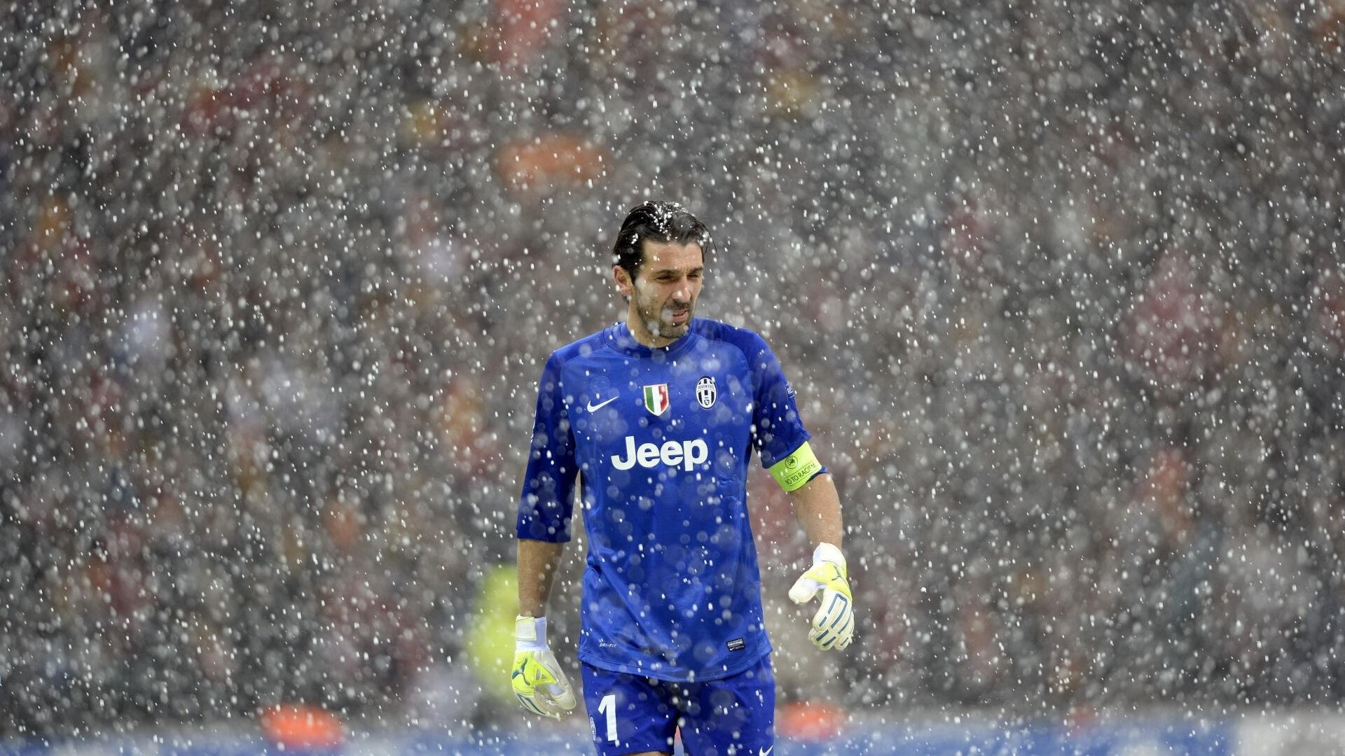 KAIYUN 中国大陆-拜仁慨赠对手晋级，欧冠赛场风云，拜仁欧冠比赛记录