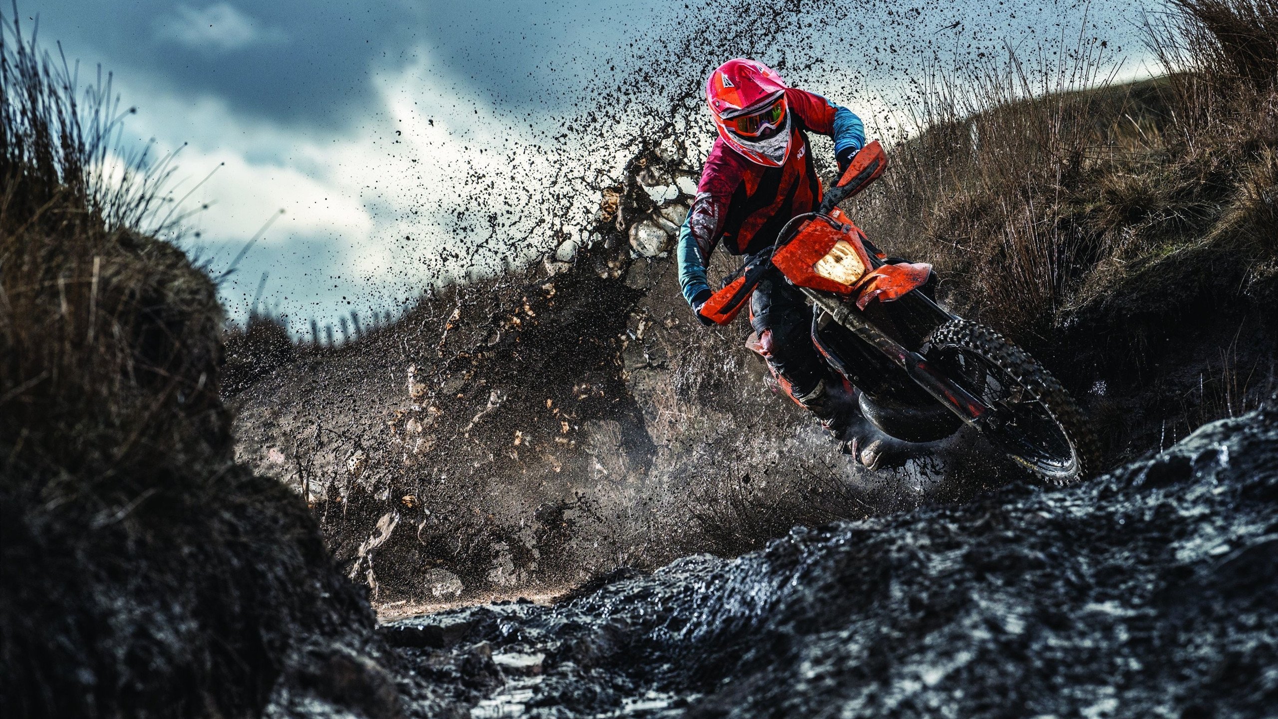 开云真人娱乐官网-墨西哥守门员戴羽绒服扑点球，全场沸腾，墨西哥足球守门员